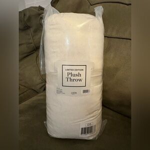 Ulta Limited Edition Plush Throw